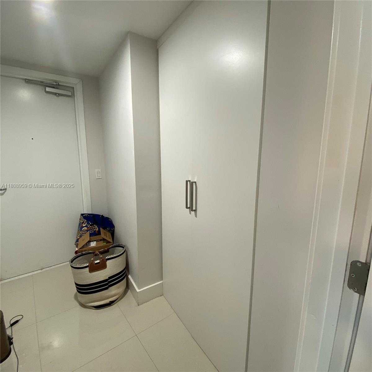 Small Image of 6700 INDIAN CREEK DR #401, Miami Beach Number 13