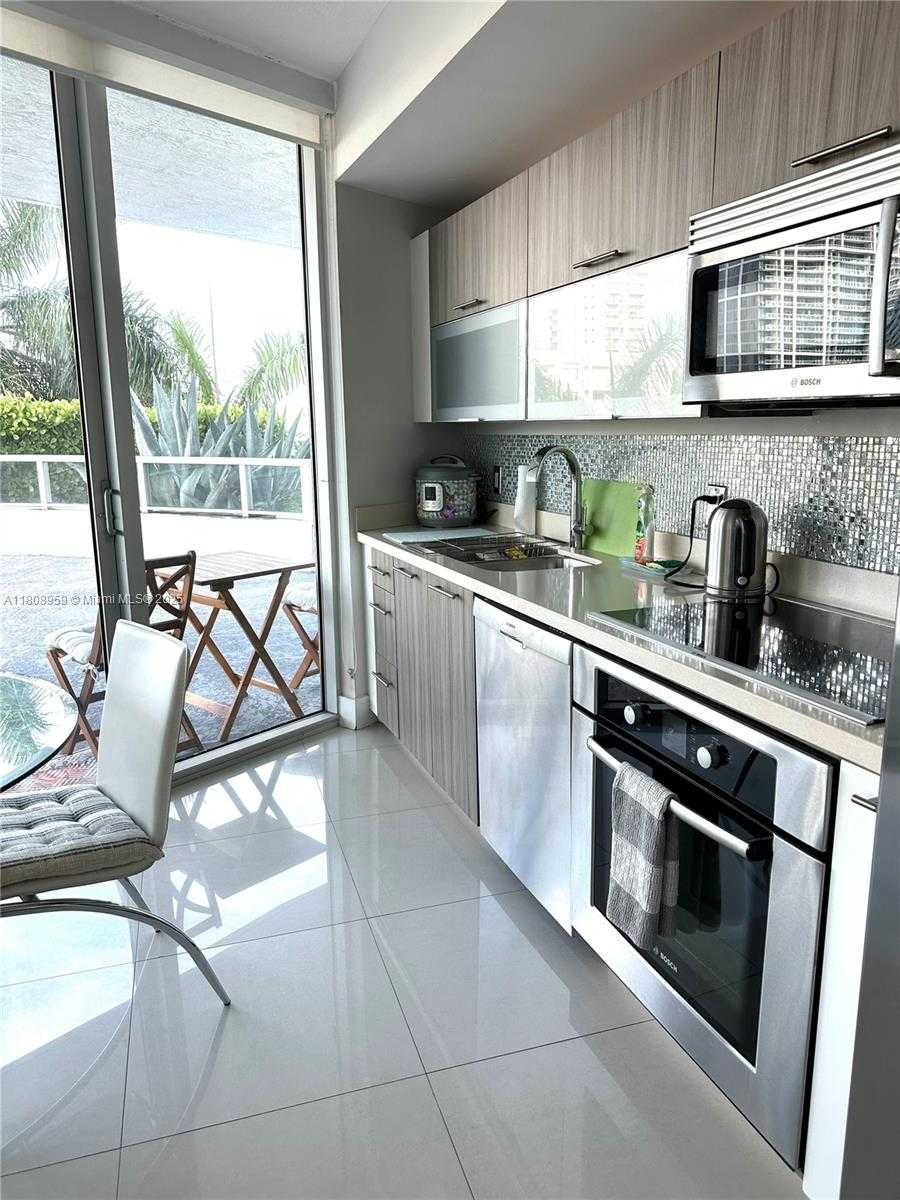 Small Image of 6700 INDIAN CREEK DR #401, Miami Beach Number 2