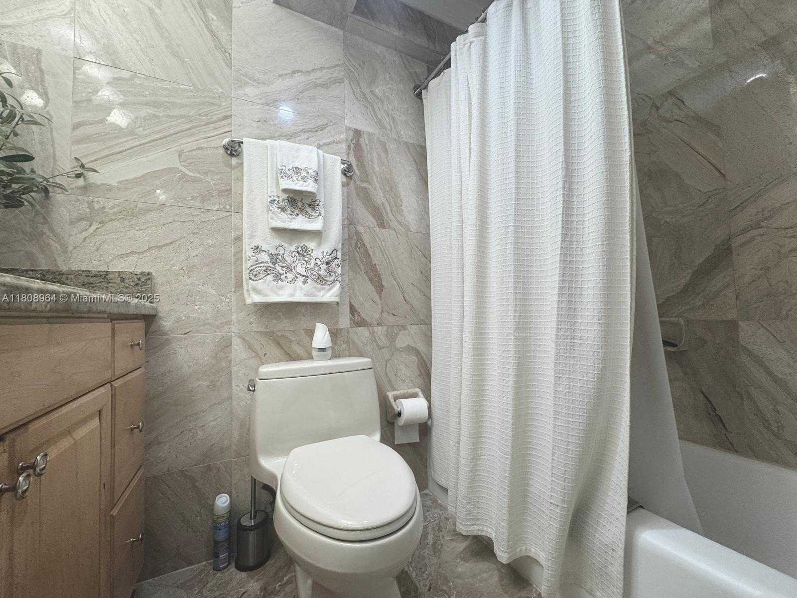 Small Image of 3800 SOUTH OCEAN DR #323, Hollywood Number 44