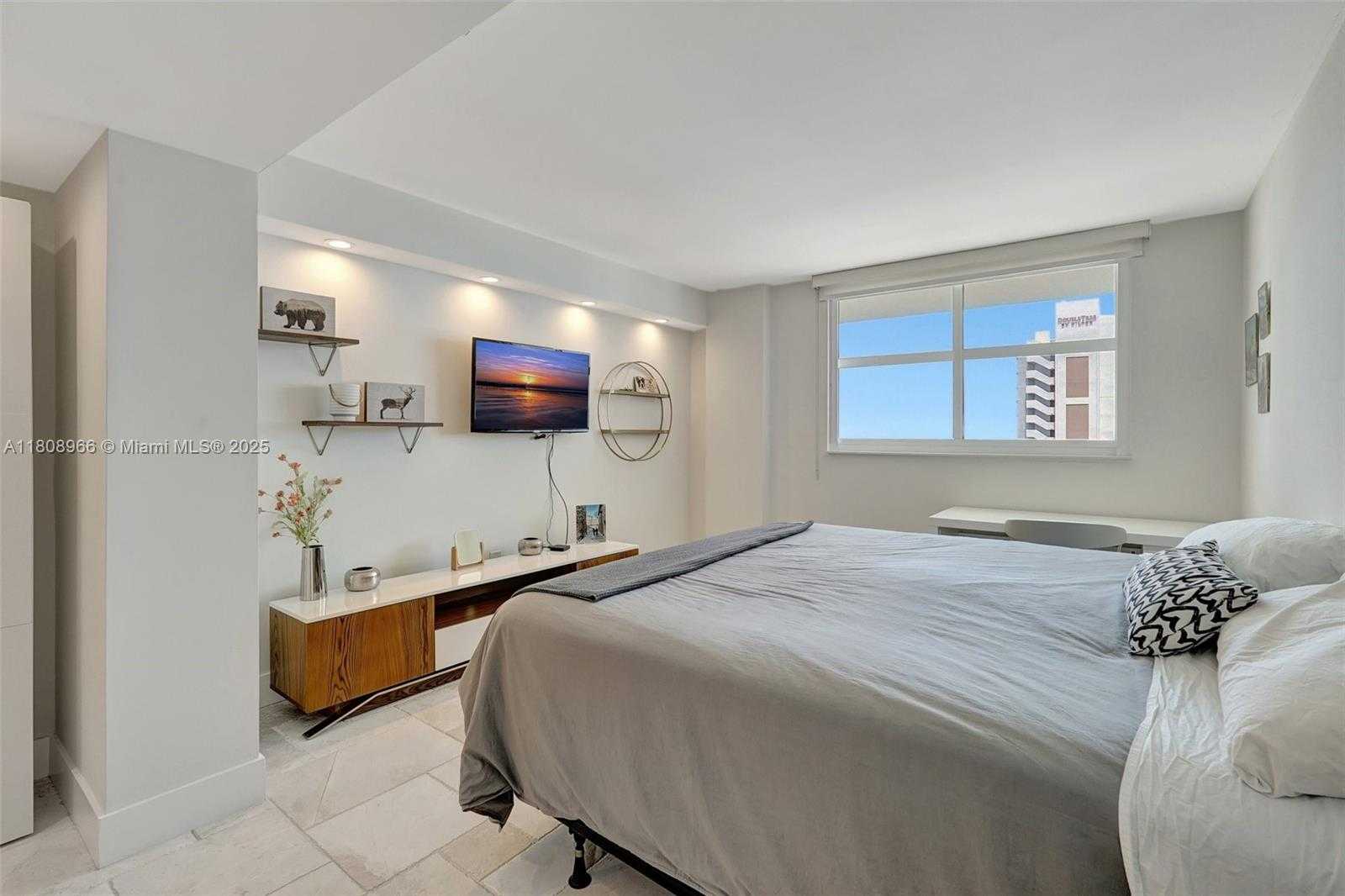 Small Image of 210 174TH ST #2419, Sunny Isles Beach Number 37