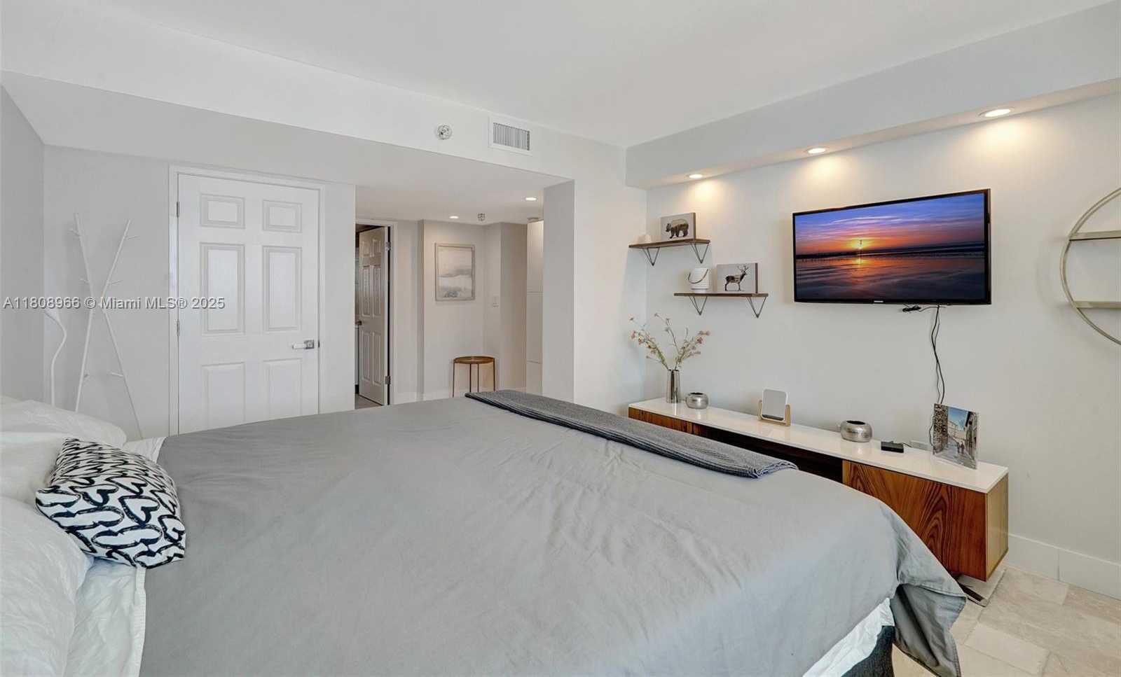 Small Image of 210 174TH ST #2419, Sunny Isles Beach Number 39