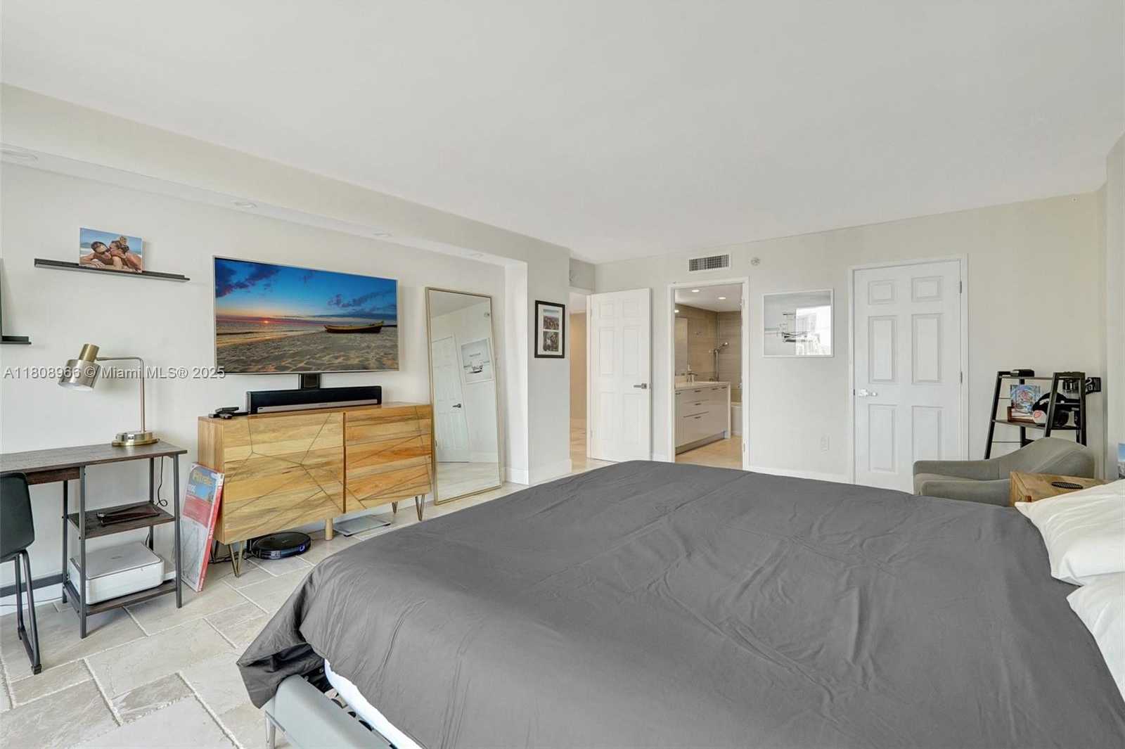 Small Image of 210 174TH ST #2419, Sunny Isles Beach Number 44