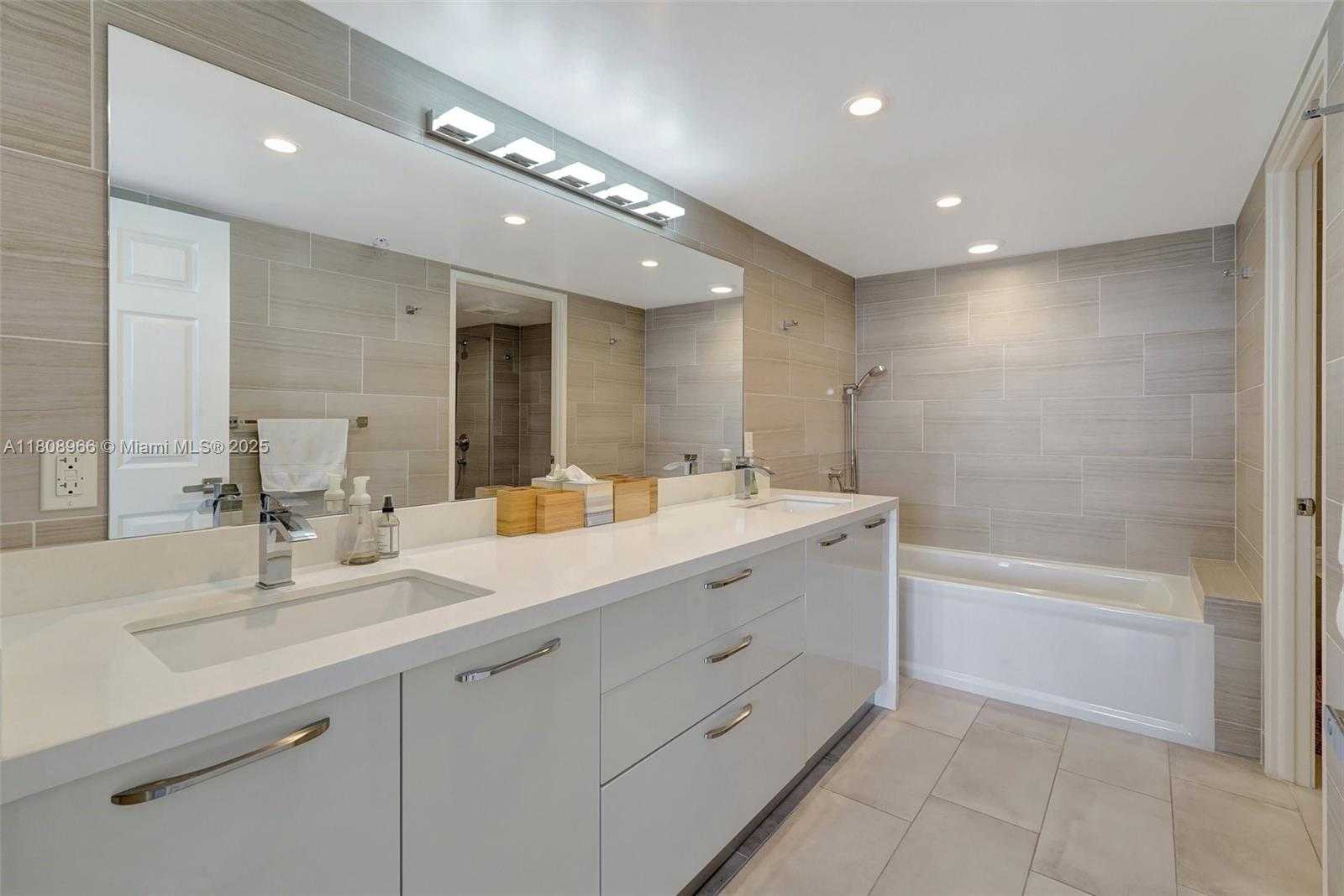 Small Image of 210 174TH ST #2419, Sunny Isles Beach Number 48