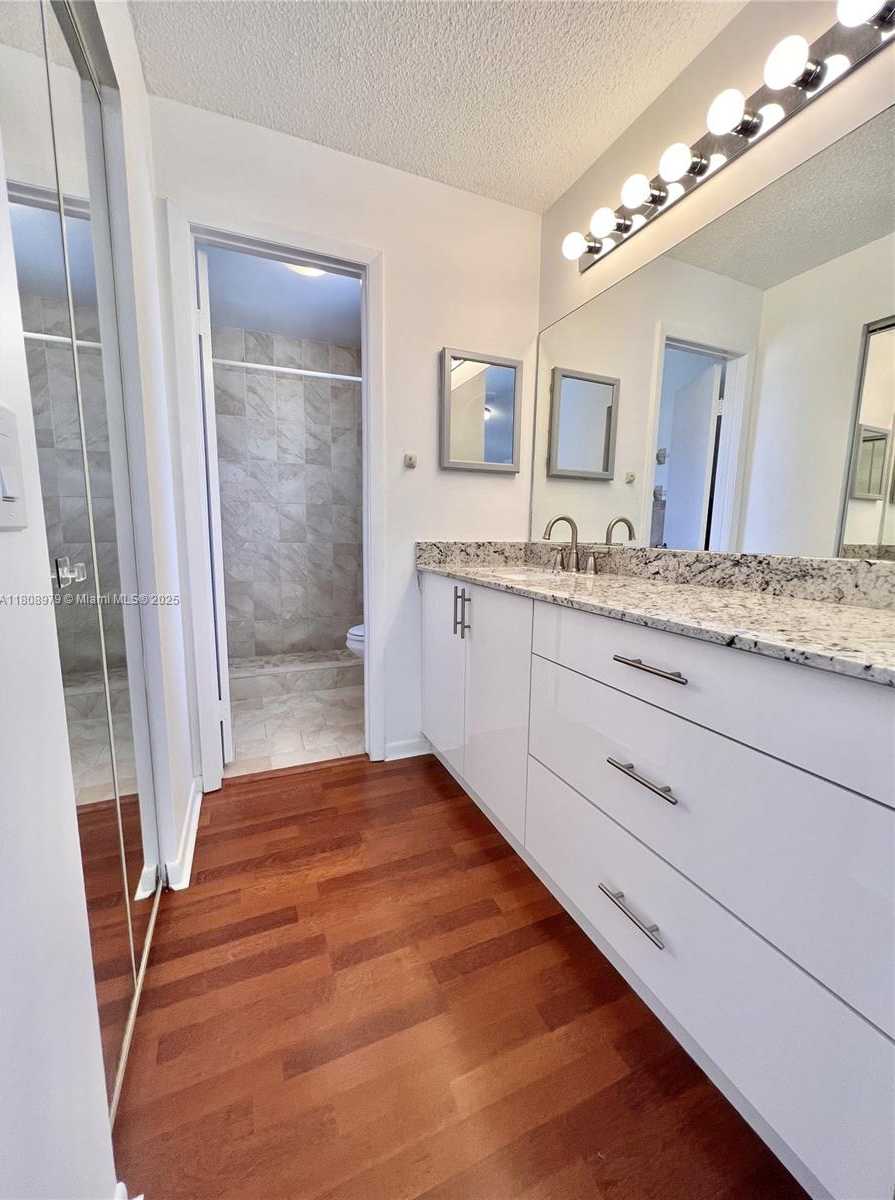 Small Image of 10245 NORTH WEST 57TH ST, Doral Number 12