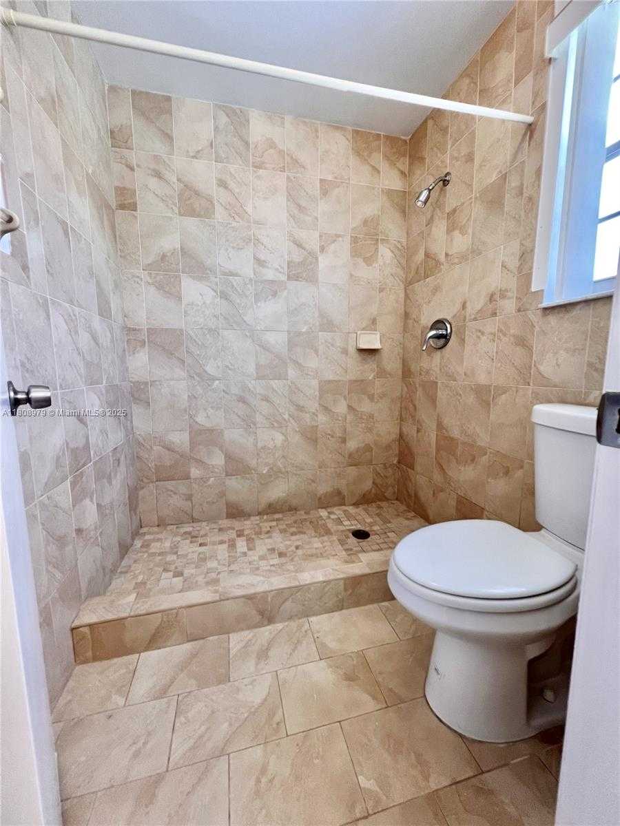 Small Image of 10245 NORTH WEST 57TH ST, Doral Number 13