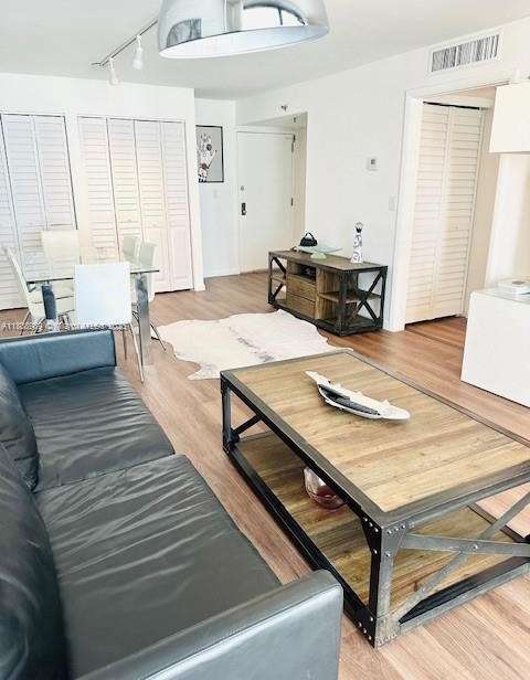Small Image of 2625 COLLINS AVE #415, Miami Beach Number 11