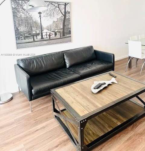 Small Image of 2625 COLLINS AVE #415, Miami Beach Number 13