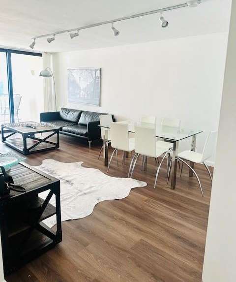 Small Image of 2625 COLLINS AVE #415, Miami Beach Number 2