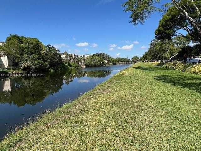 Small Image of 7722 CAMINO REAL #E-117, Miami Number 6