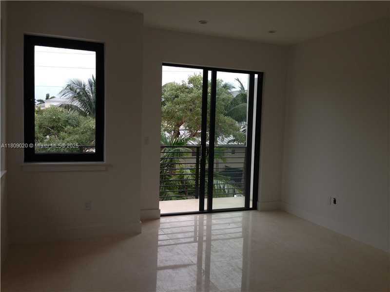 Small Image of 472 FERNWOOD DR #472, Key Biscayne Number 7