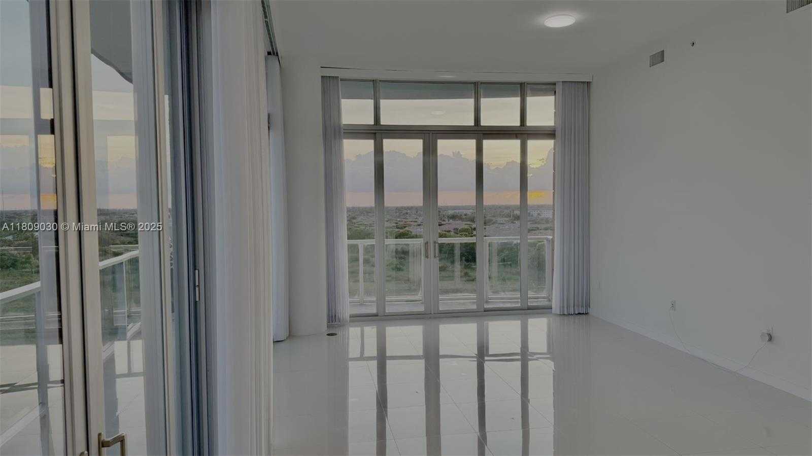 Small Image of 7825 NORTH WEST 107TH AVE #811, Doral Number 17