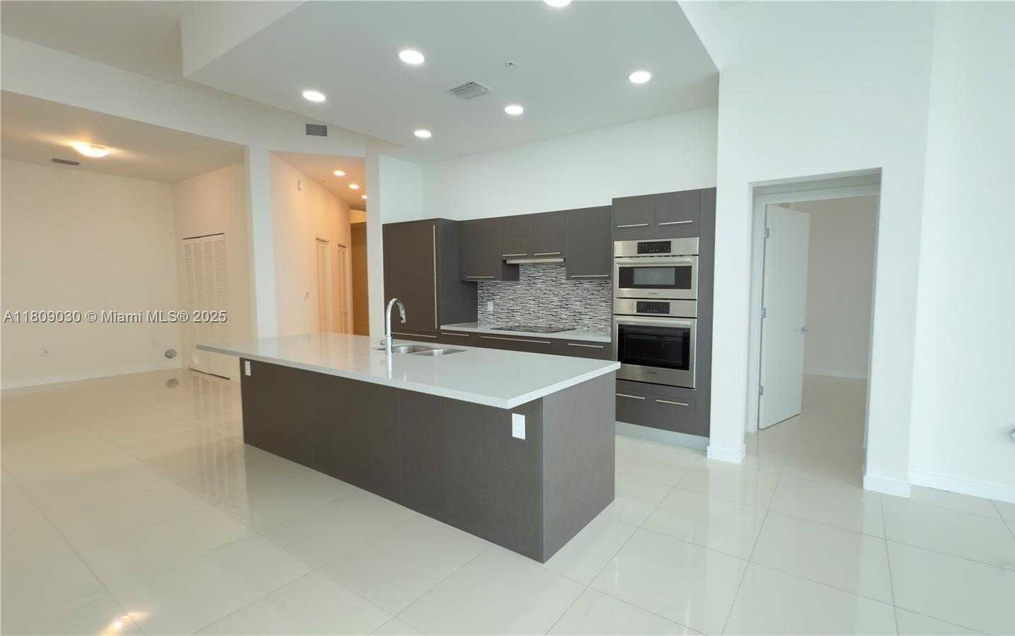 Small Image of 7825 NORTH WEST 107TH AVE #811, Doral Number 24
