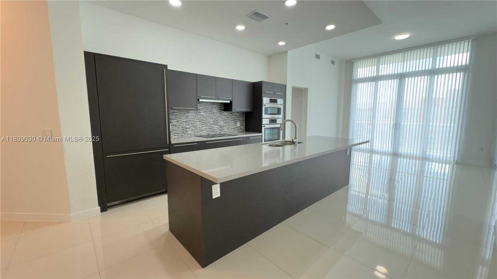 Small Image of 7825 NORTH WEST 107TH AVE #811, Doral Number 25