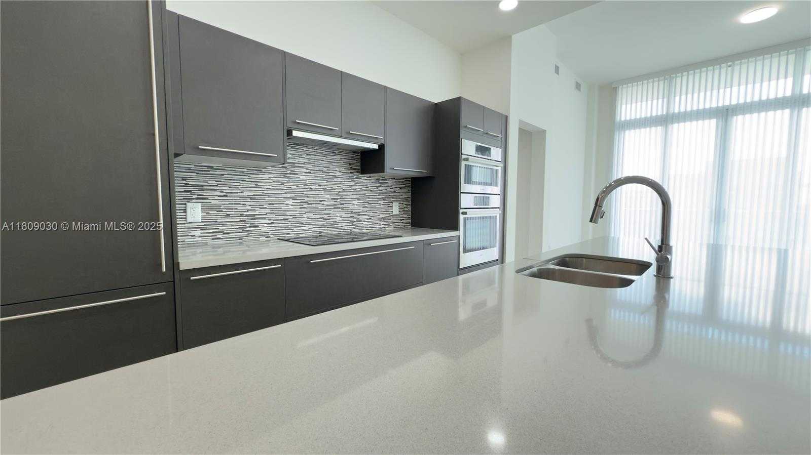 Small Image of 7825 NORTH WEST 107TH AVE #811, Doral Number 27