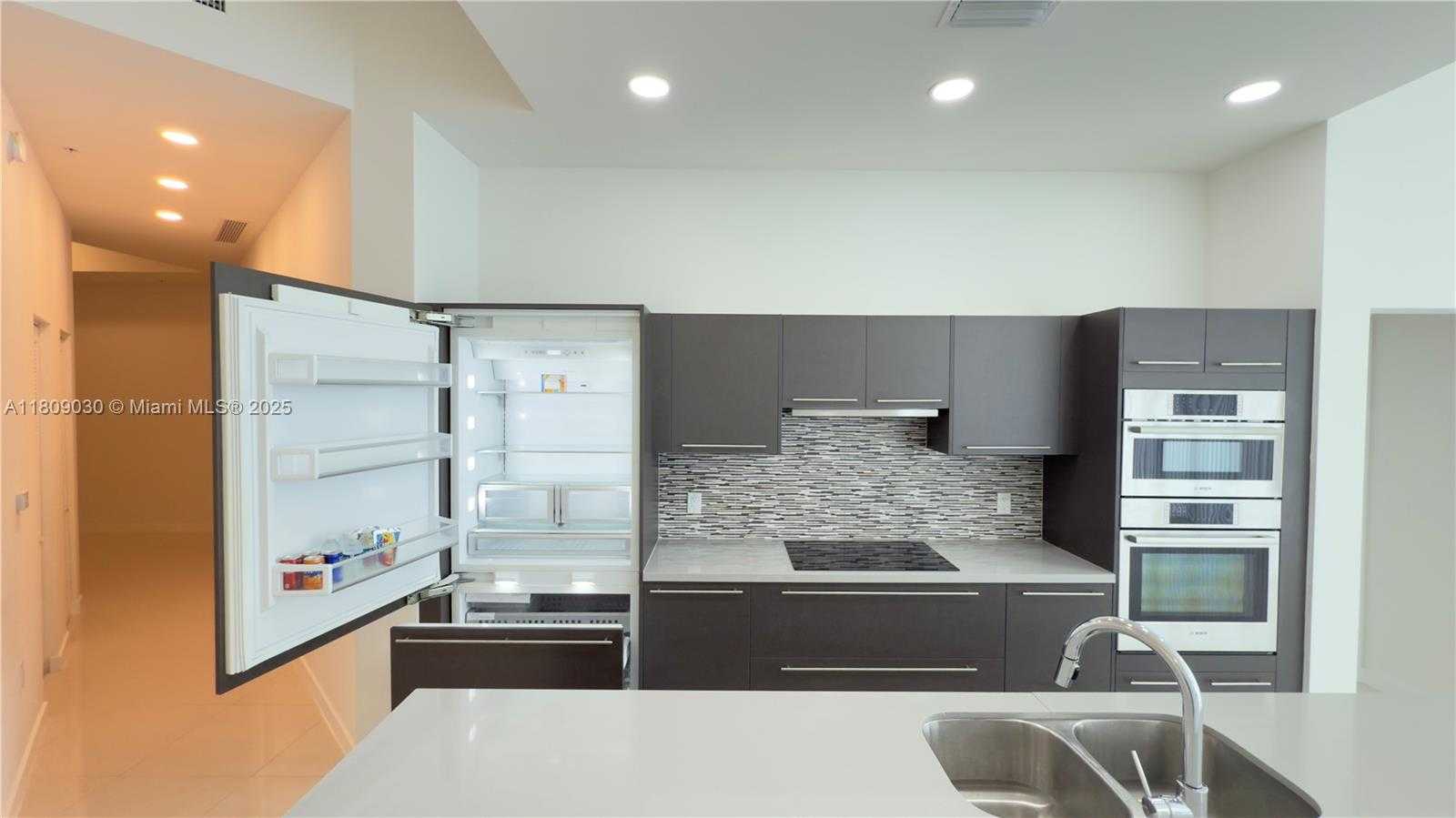 Small Image of 7825 NORTH WEST 107TH AVE #811, Doral Number 28
