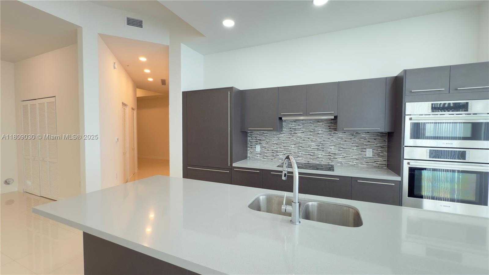 Small Image of 7825 NORTH WEST 107TH AVE #811, Doral Number 30