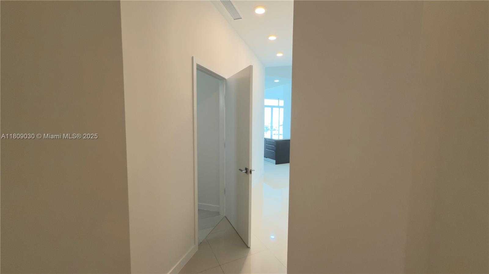Small Image of 7825 NORTH WEST 107TH AVE #811, Doral Number 35