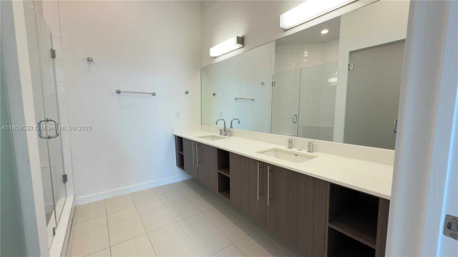 Small Image of 7825 NORTH WEST 107TH AVE #811, Doral Number 44
