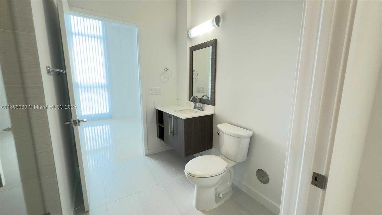 Small Image of 7825 NORTH WEST 107TH AVE #811, Doral Number 47