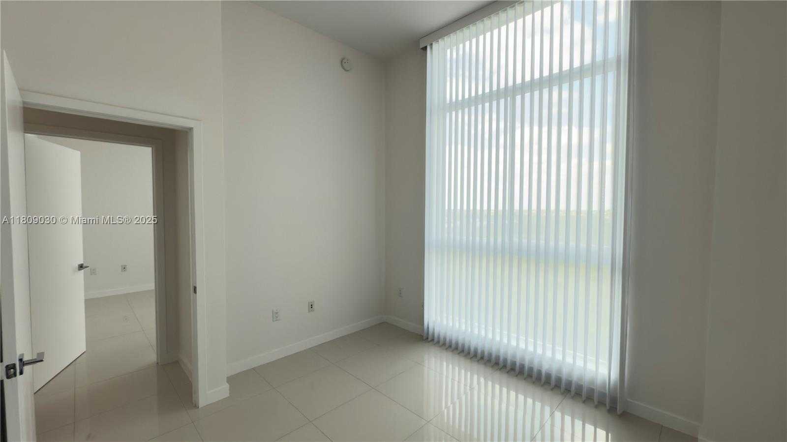 Small Image of 7825 NORTH WEST 107TH AVE #811, Doral Number 49