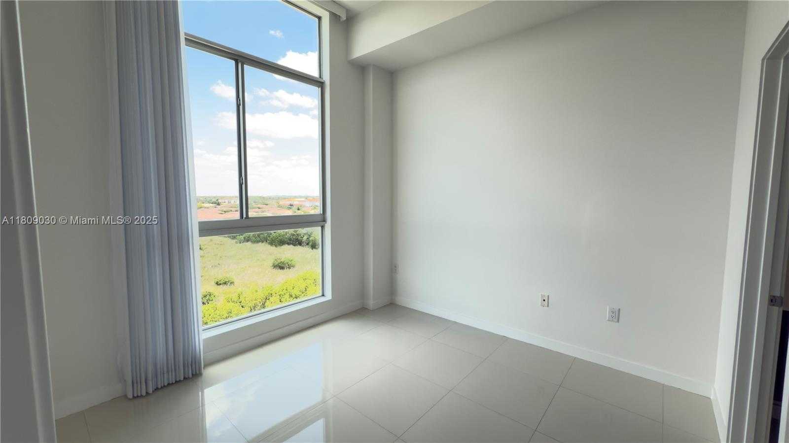 Small Image of 7825 NORTH WEST 107TH AVE #811, Doral Number 51