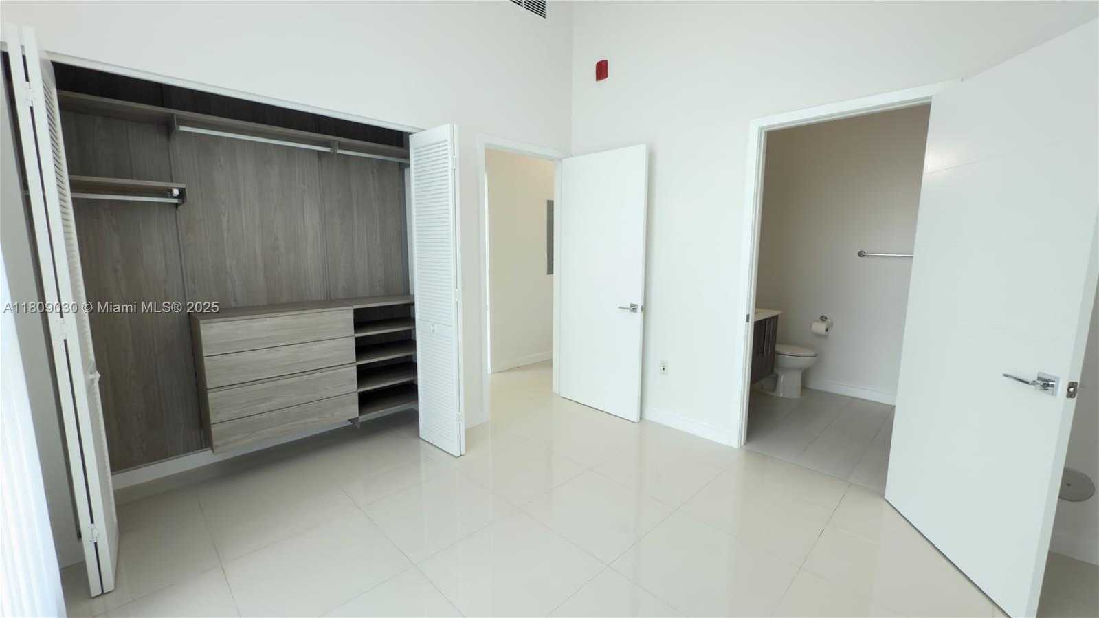 Small Image of 7825 NORTH WEST 107TH AVE #811, Doral Number 57