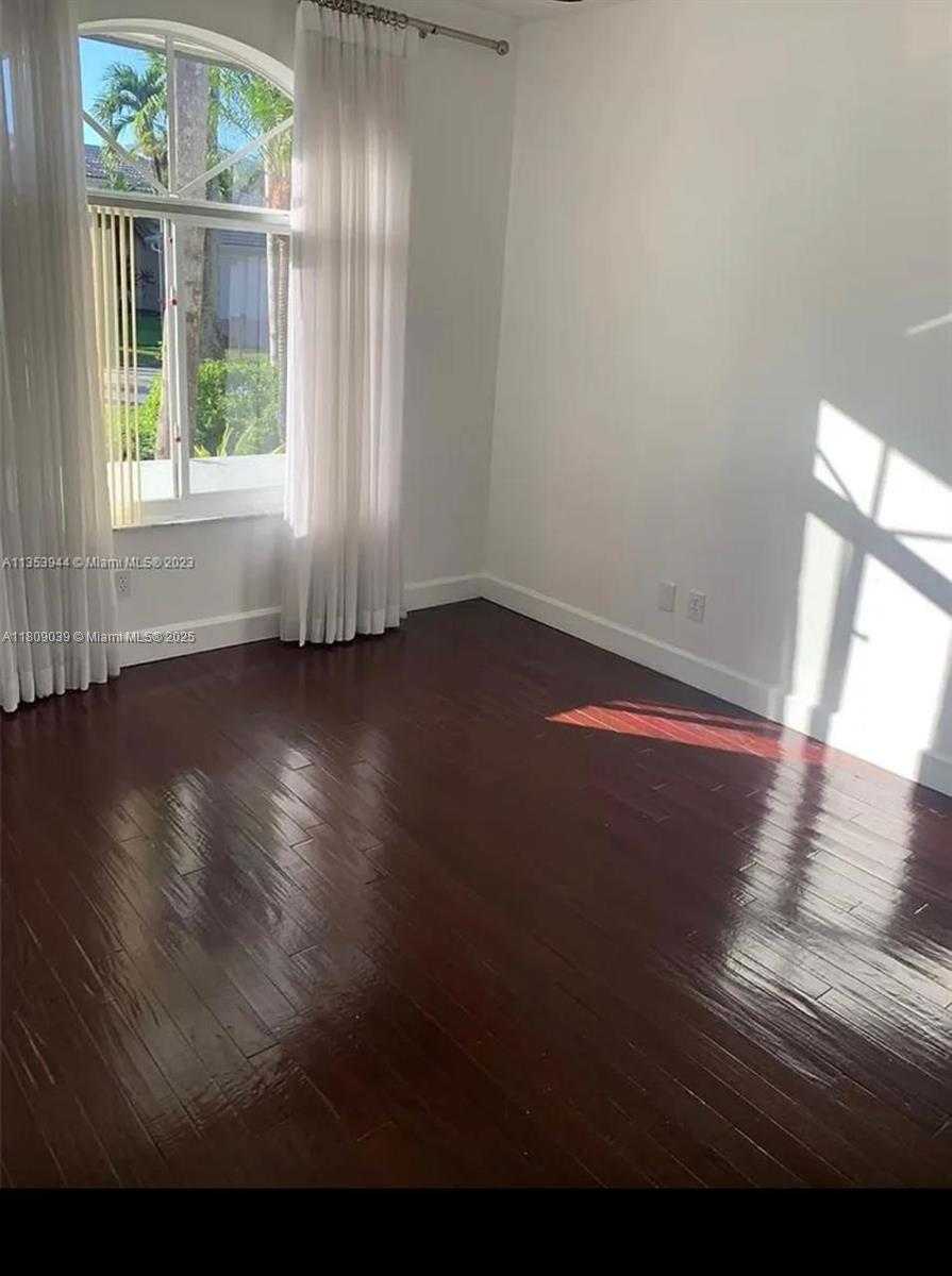 Small Image of 28 NORTH WEST 108TH WAY, Plantation Number 4