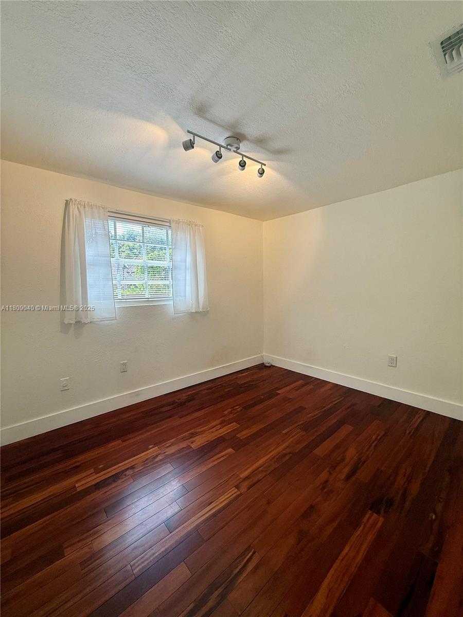 Small Image of 4456 SOUTH WEST 10TH ST, Miami Number 10