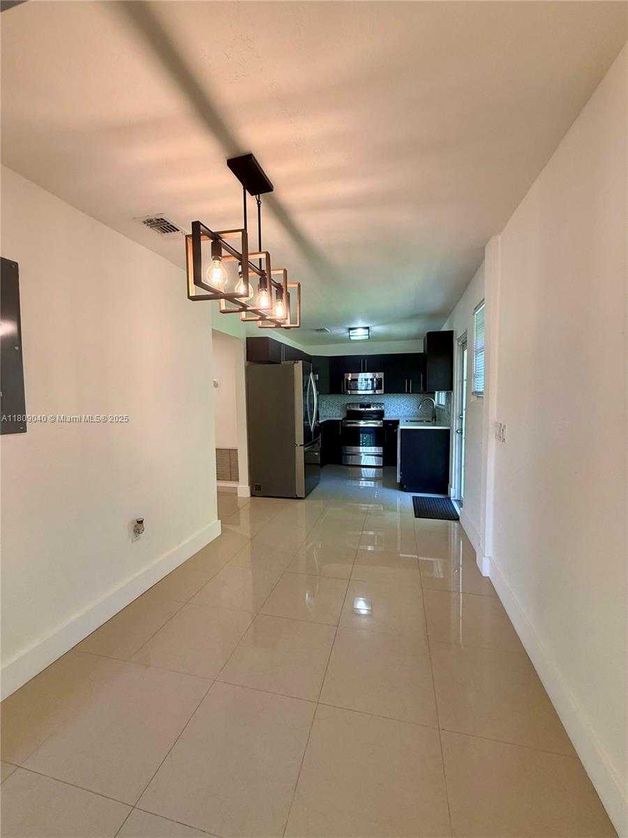 Small Image of 4456 SOUTH WEST 10TH ST, Miami Number 11