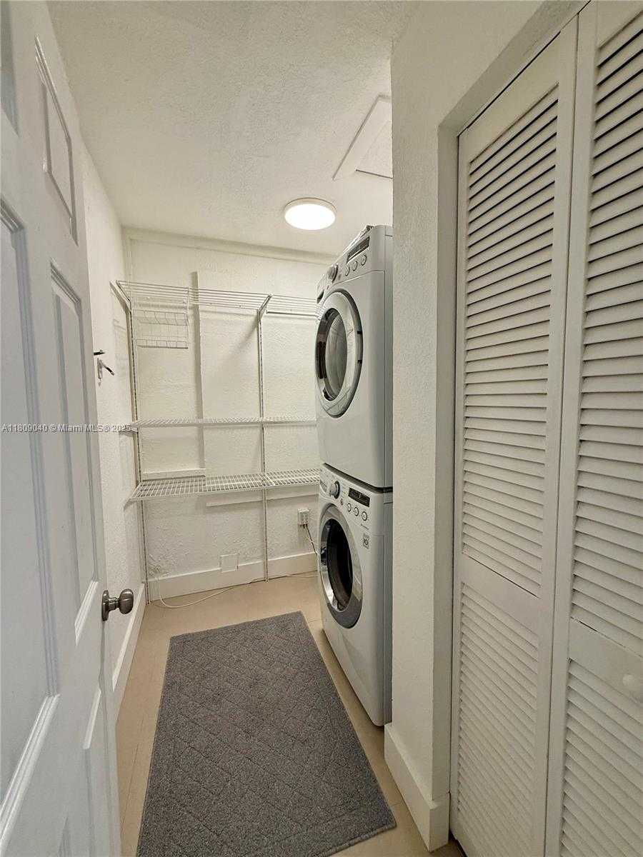 Small Image of 4456 SOUTH WEST 10TH ST, Miami Number 13