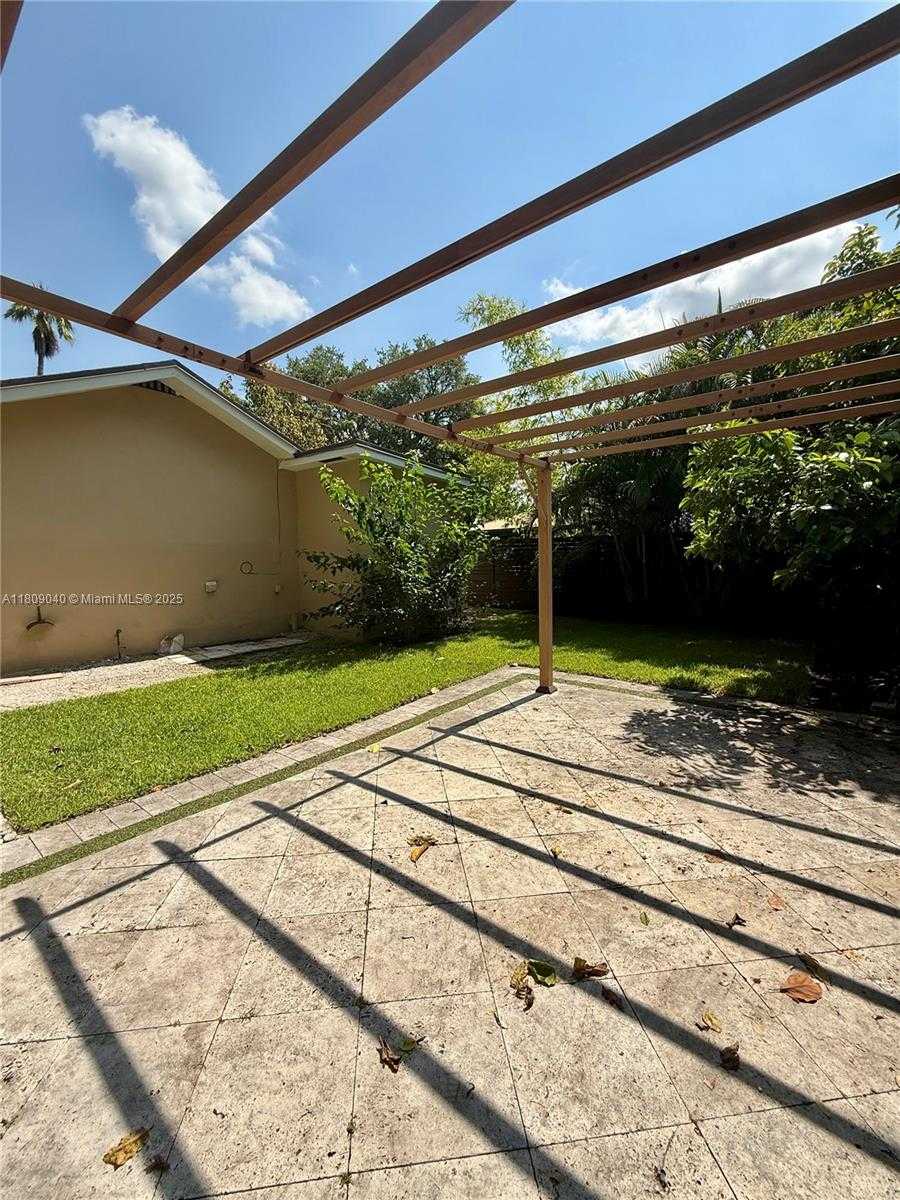 Small Image of 4456 SOUTH WEST 10TH ST, Miami Number 15