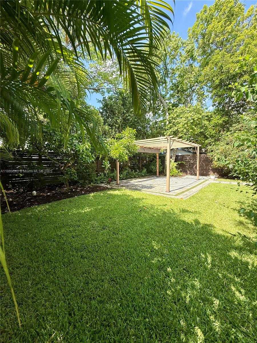 Small Image of 4456 SOUTH WEST 10TH ST, Miami Number 16