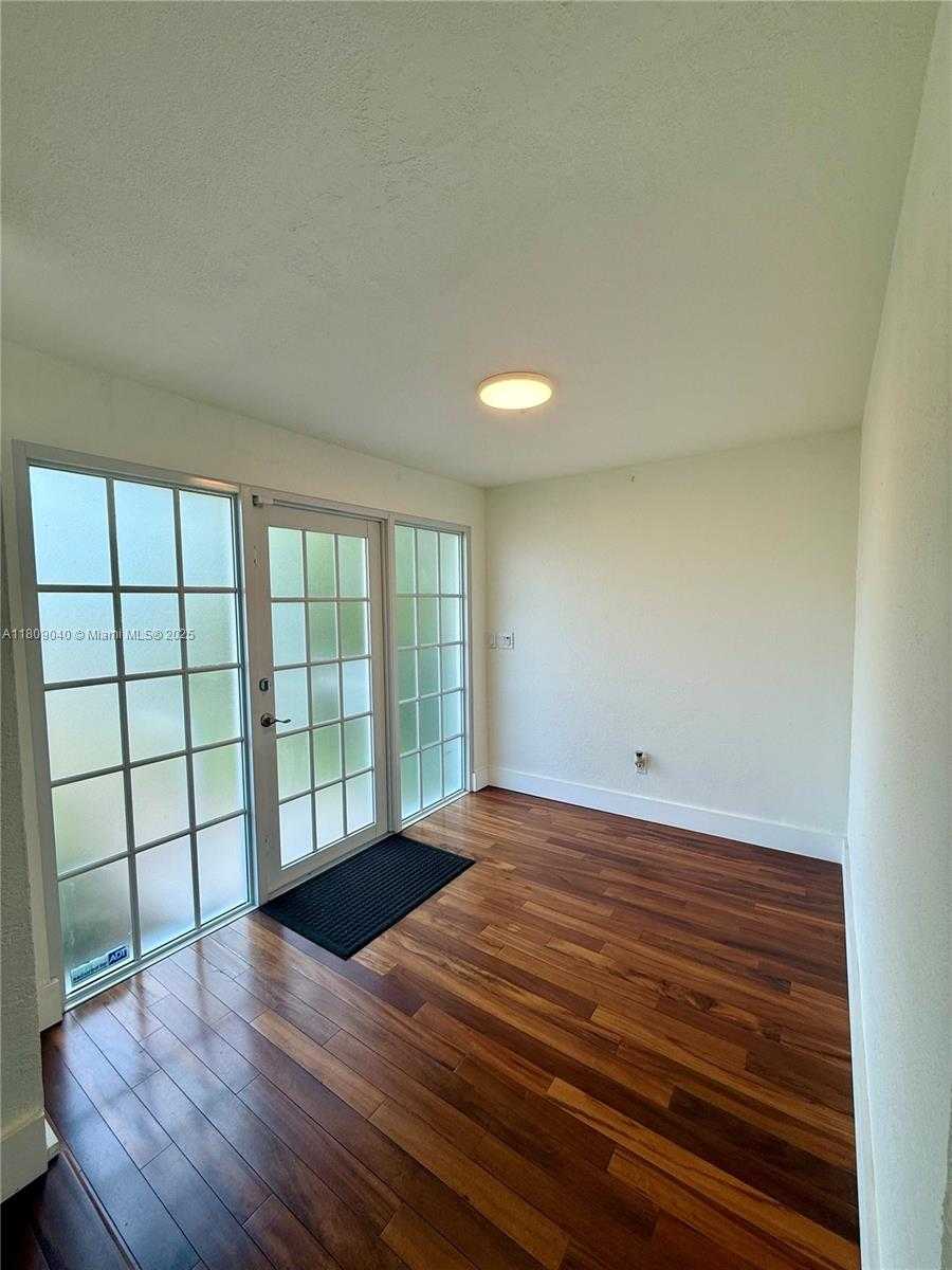 Small Image of 4456 SOUTH WEST 10TH ST, Miami Number 3