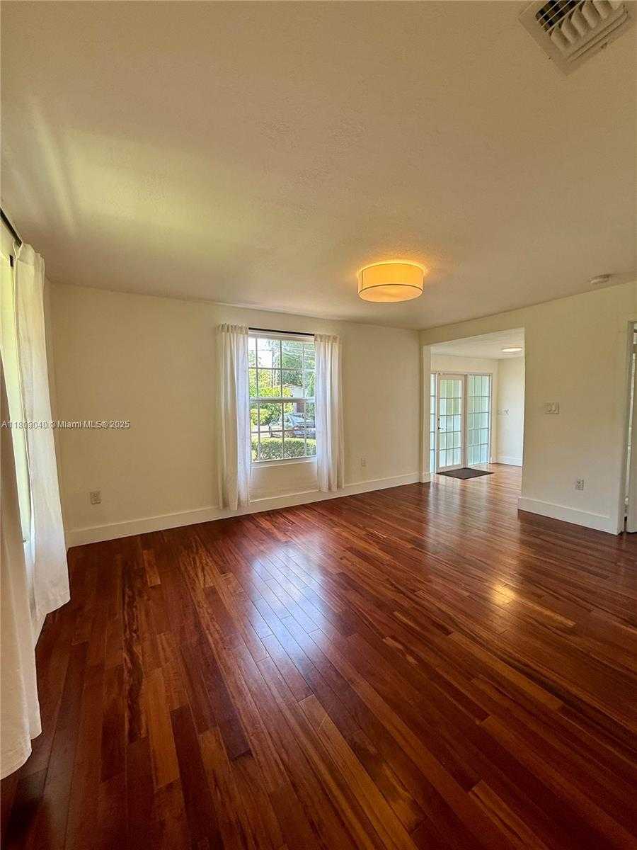 Small Image of 4456 SOUTH WEST 10TH ST, Miami Number 5