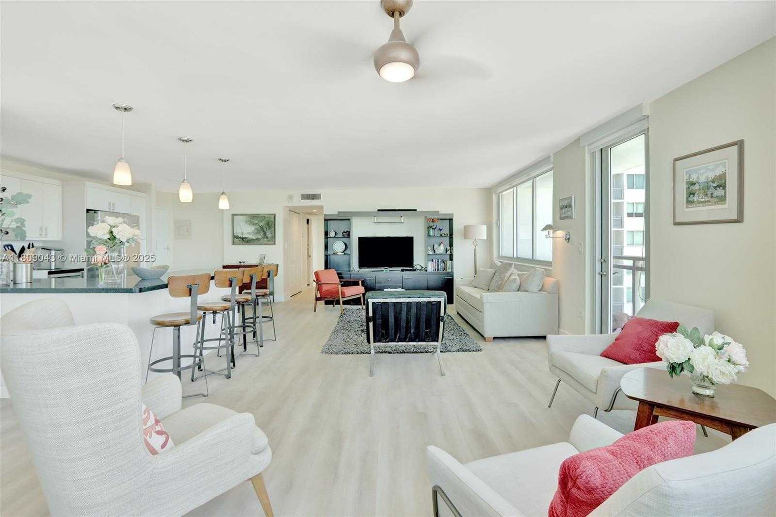 Small Image of 7135 COLLINS AVE #1105, Miami Beach Number 17
