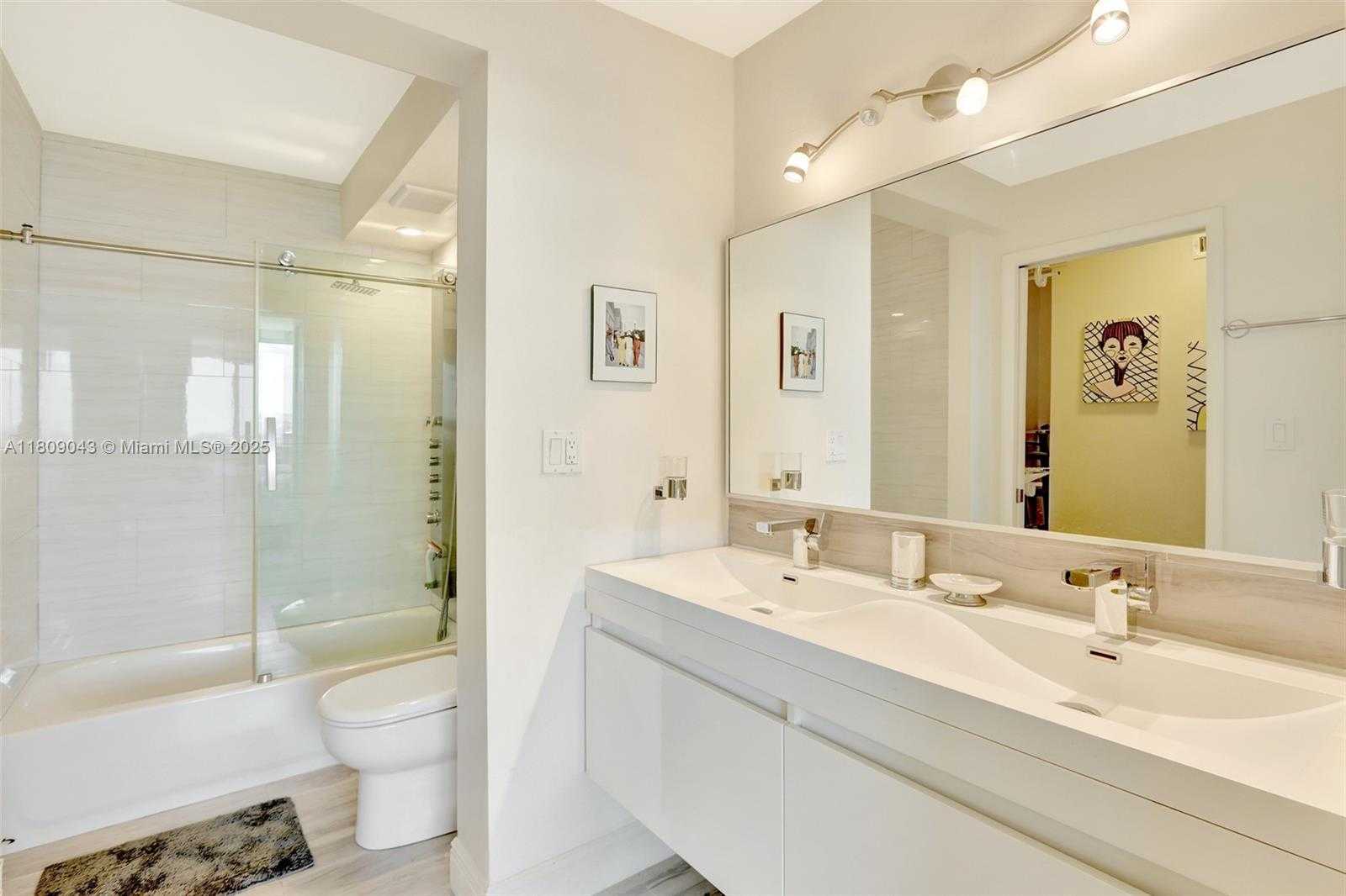 Small Image of 7135 COLLINS AVE #1105, Miami Beach Number 27