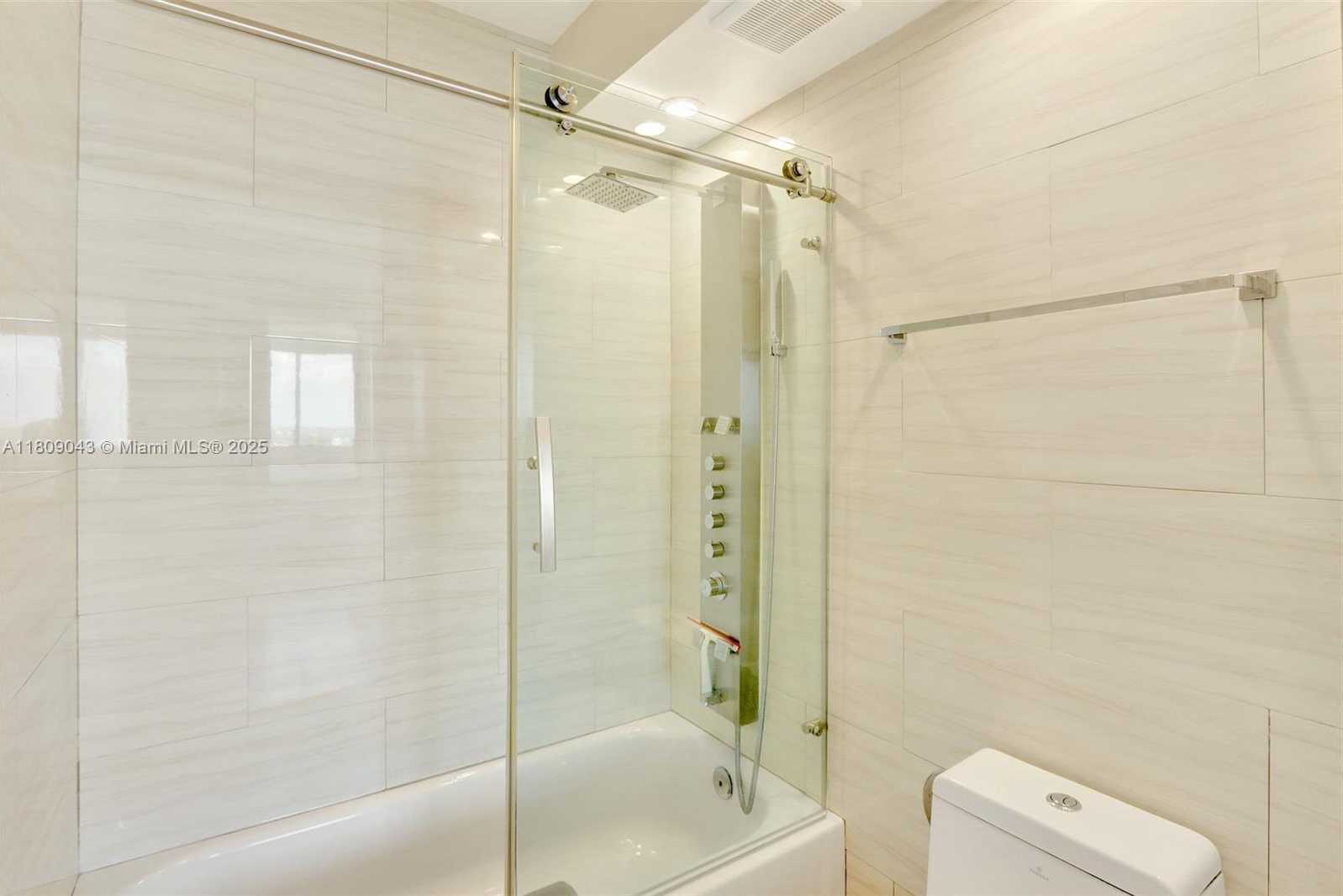 Small Image of 7135 COLLINS AVE #1105, Miami Beach Number 28