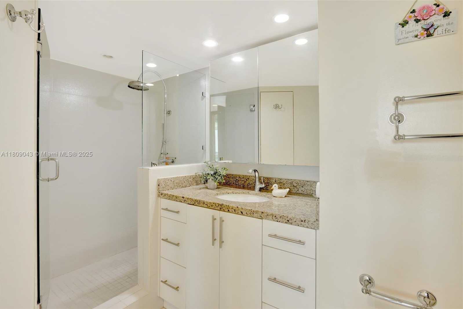 Small Image of 7135 COLLINS AVE #1105, Miami Beach Number 31