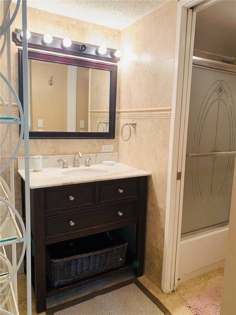 Small Image of 17021 NORTH BAY RD #318, Sunny Isles Beach Number 12