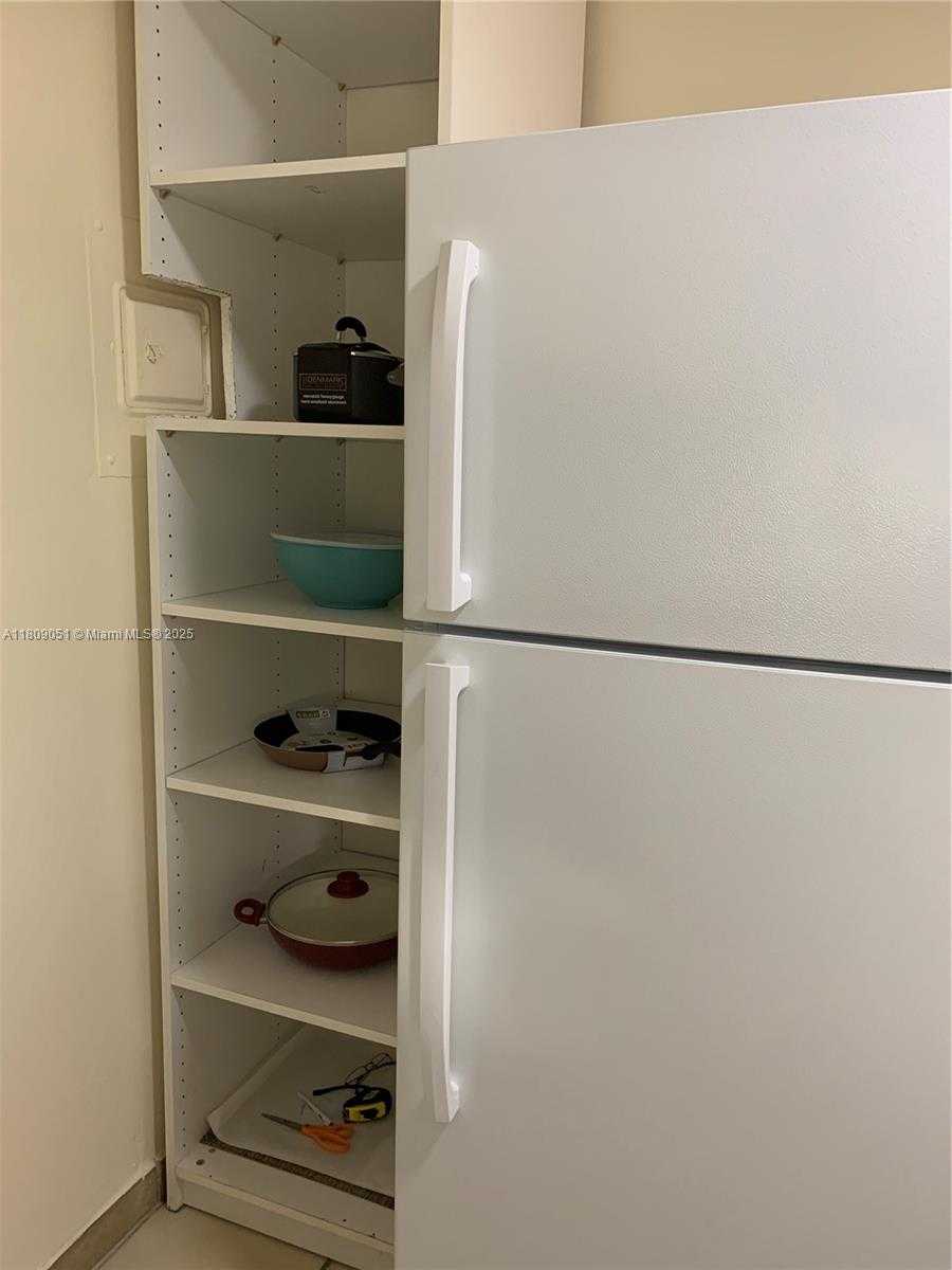 Small Image of 17021 NORTH BAY RD #318, Sunny Isles Beach Number 4