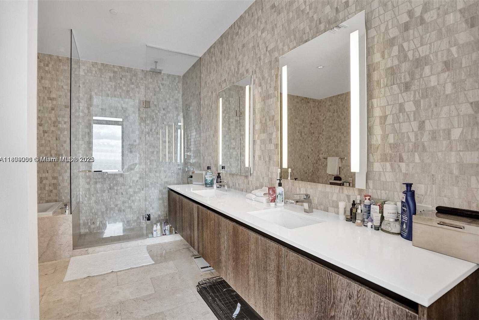 Small Image of 68 SOUTH EAST 6TH ST #4010, Miami Number 18