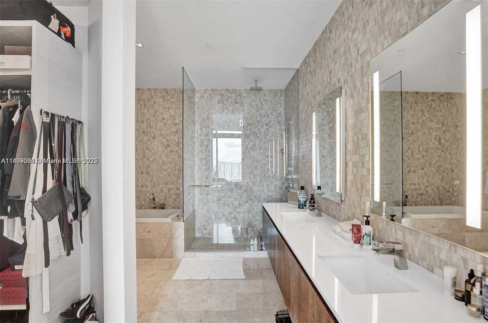 Small Image of 68 SOUTH EAST 6TH ST #4010, Miami Number 19