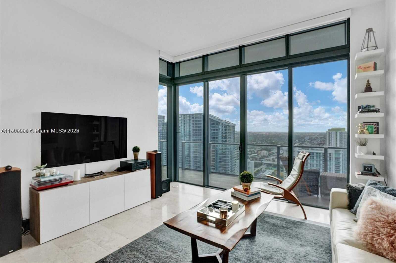 Small Image of 68 SOUTH EAST 6TH ST #4010, Miami Number 5
