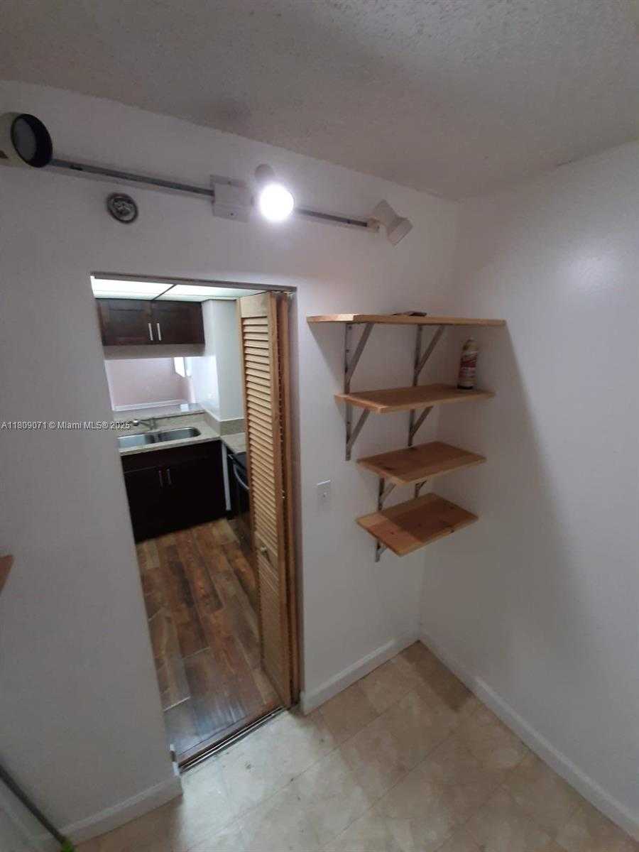 Small Image of 800 NORTH MIAMI AVE #E-1001, Miami Number 12
