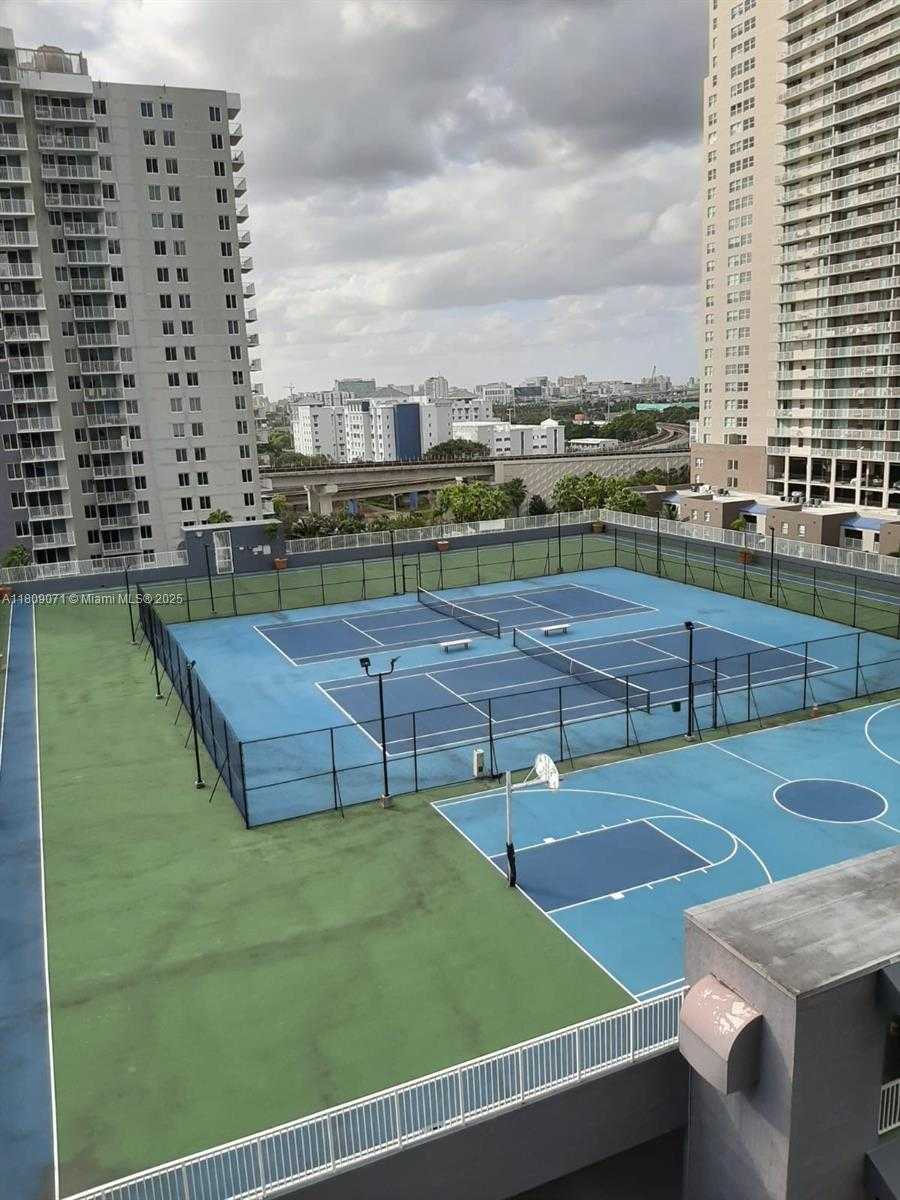 Small Image of 800 NORTH MIAMI AVE #E-1001, Miami Number 17