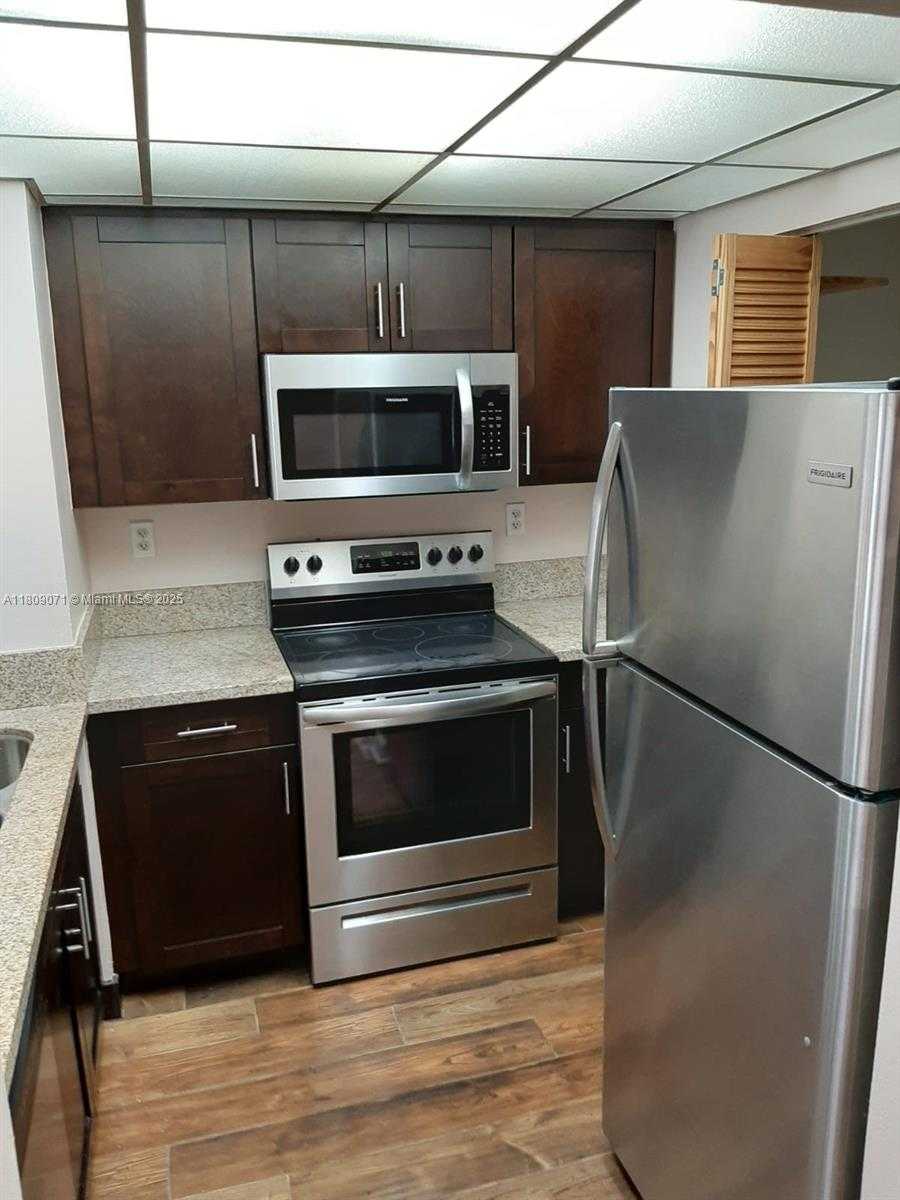 Small Image of 800 NORTH MIAMI AVE #E-1001, Miami Number 3