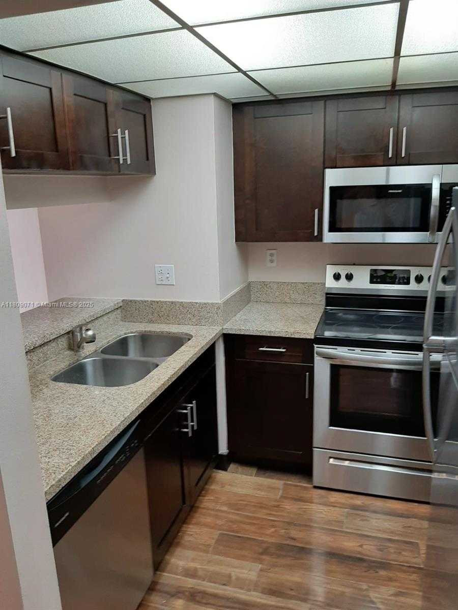 Small Image of 800 NORTH MIAMI AVE #E-1001, Miami Number 4