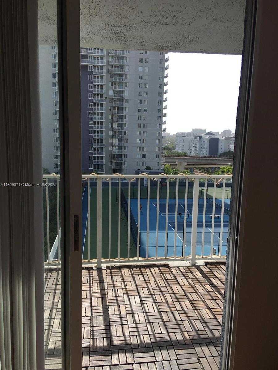 Small Image of 800 NORTH MIAMI AVE #E-1001, Miami Number 8