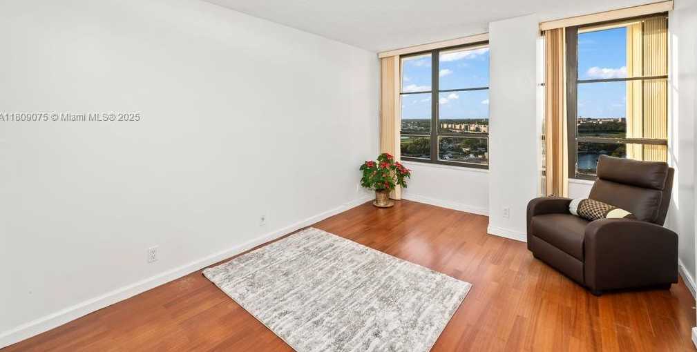 Small Image of 500 #1210, Hallandale Beach Number 15