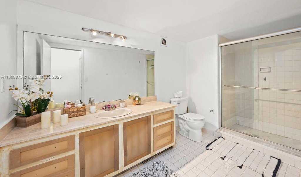 Small Image of 500 #1210, Hallandale Beach Number 17